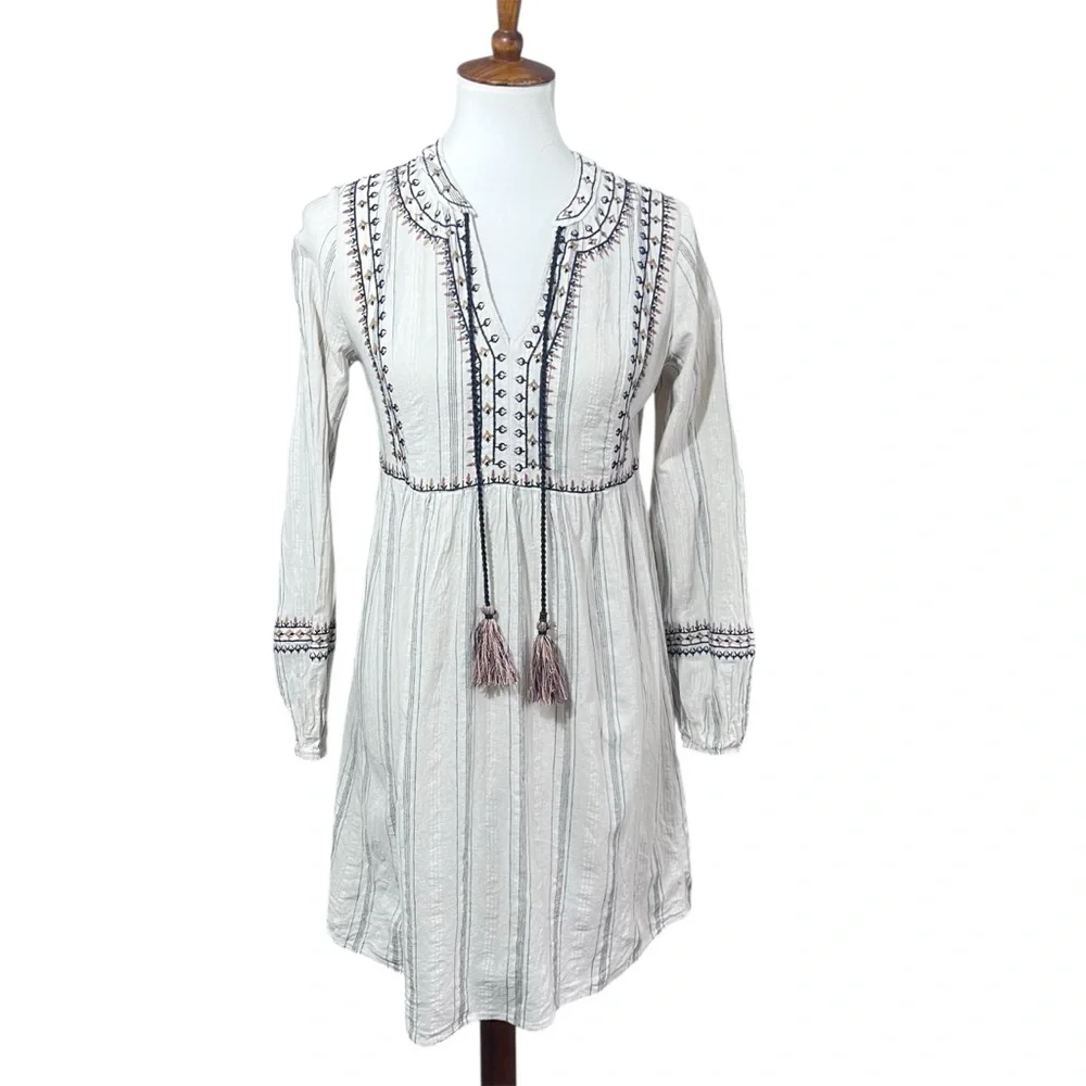 Knox Rose Boho Embroidered Peasant Mini Dress Women XS Beige Navy Tassel